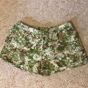 Patagonia Barely Baggies Shorts (2 1/2)